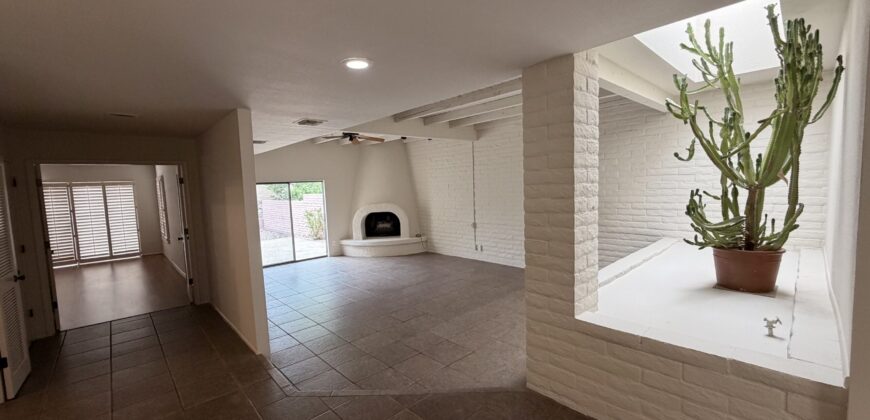 5863 N. Placita Del Baron